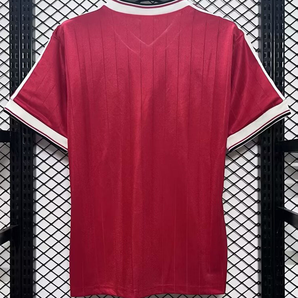 Man Utd Retro Home Kit 1982/83