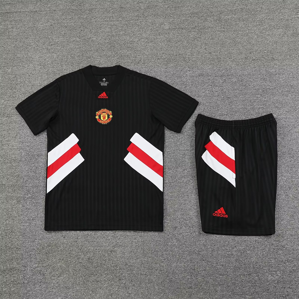 Man Utd x Adidas Icon Short Training Set 23/24
